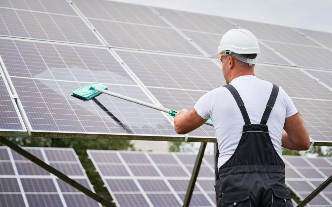 La importancia del agua desionizada para la limpieza de placas solares